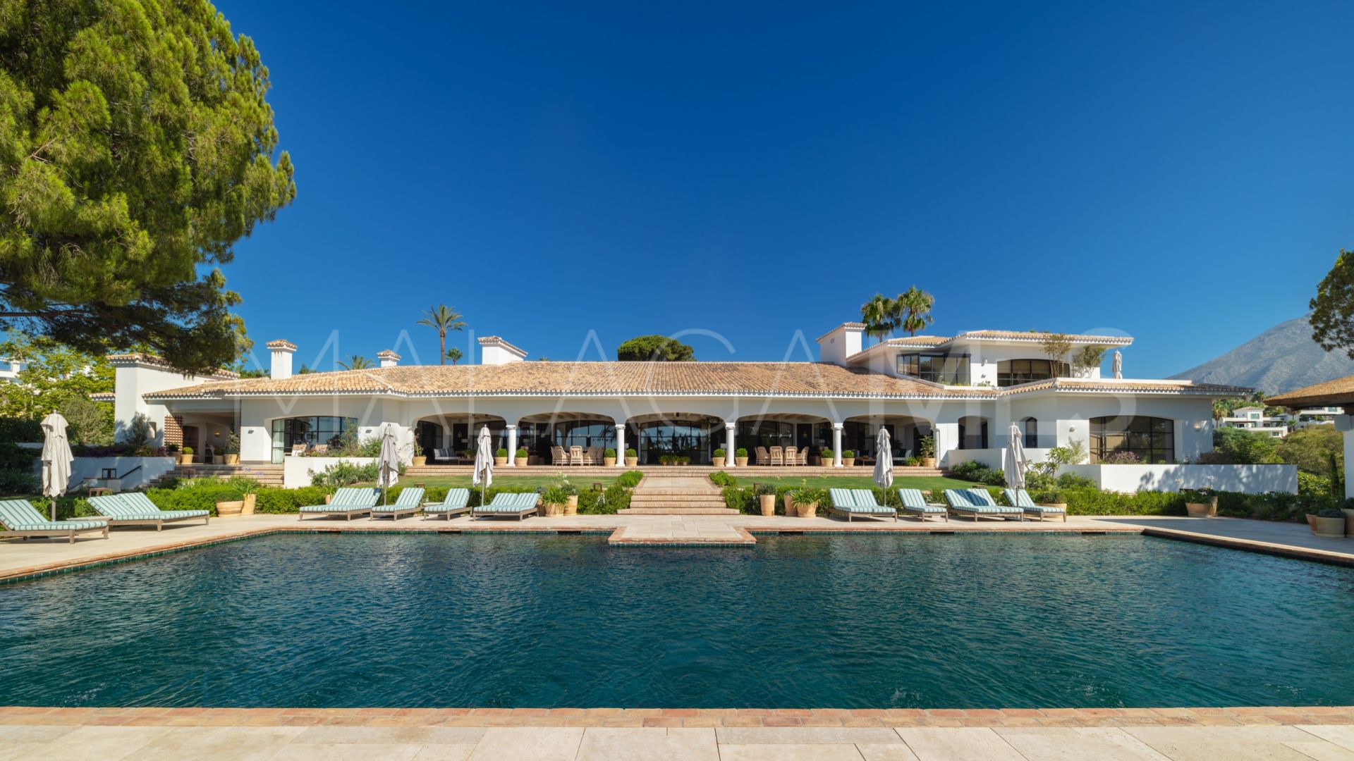 Villa for sale in Las Lomas del Marbella Club