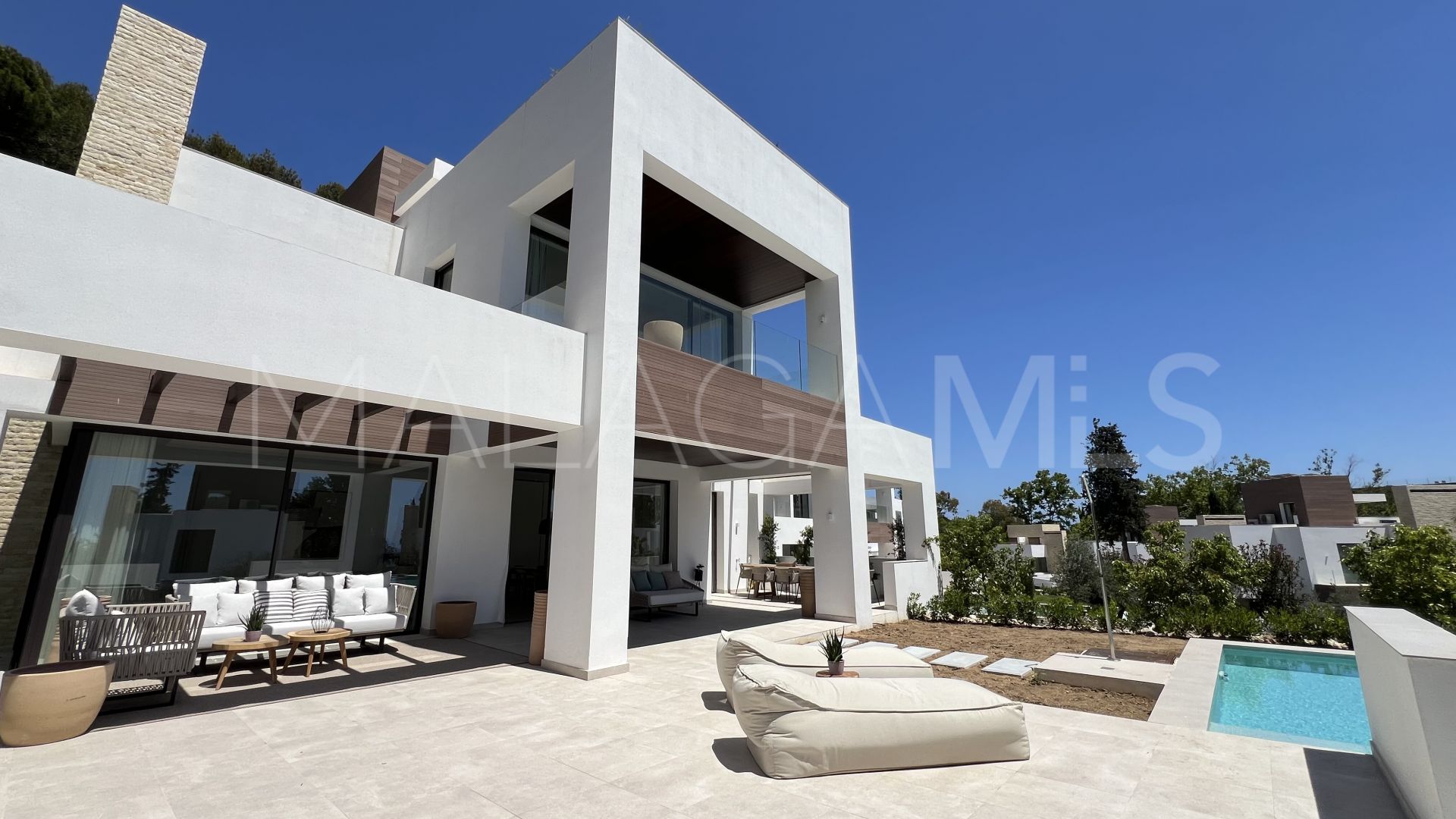 For sale villa with 4 bedrooms in Marbella Golden Mile