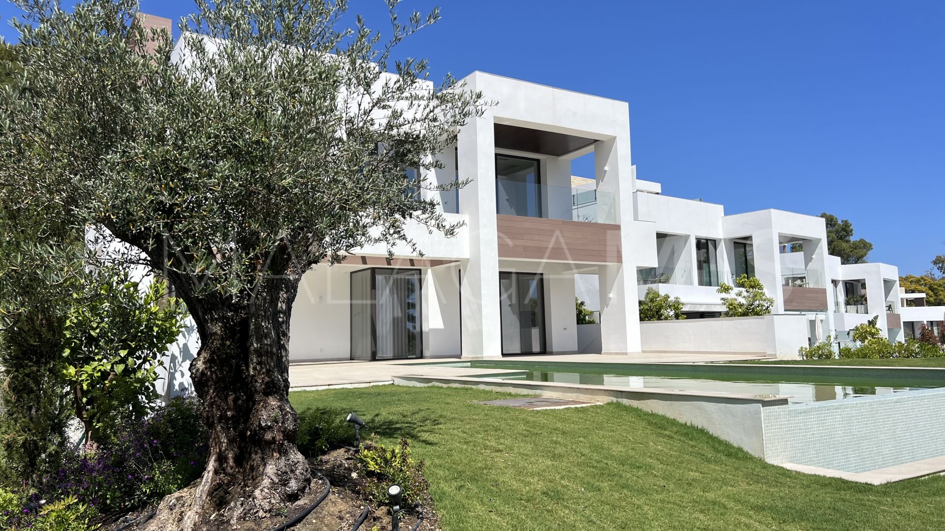 For sale villa with 4 bedrooms in Marbella Golden Mile