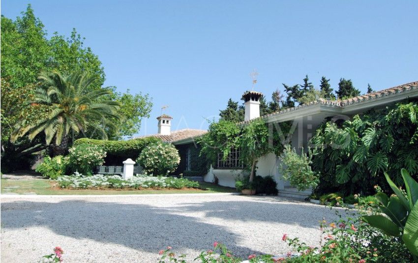 Hus i byn for sale in Las Lomas del Marbella Club