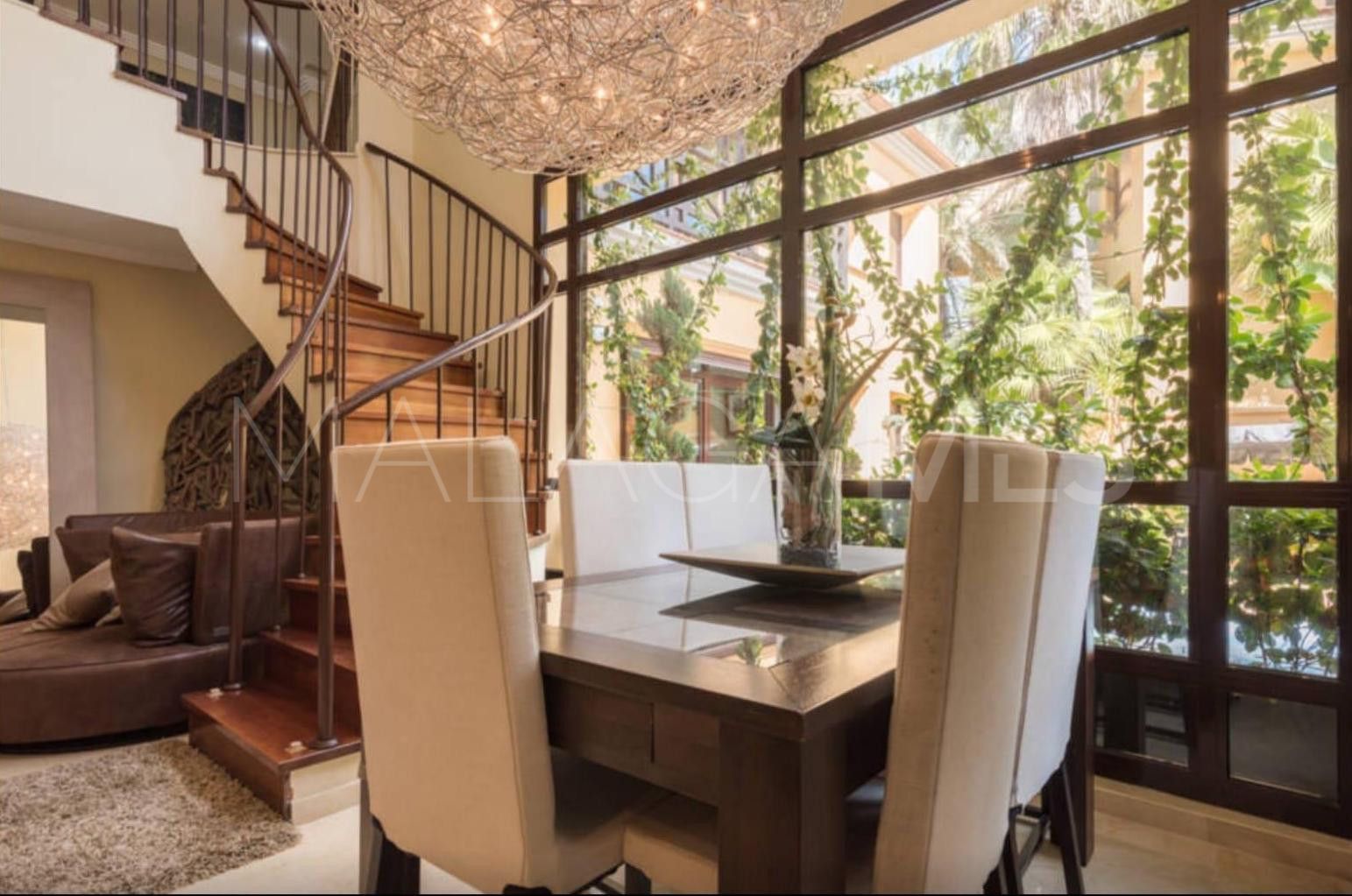 Bungalow for sale in Bahia de Banus with 3 bedrooms