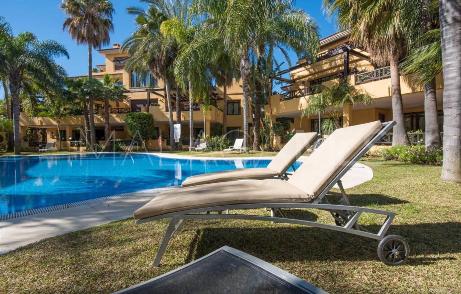 Bungalow for sale in Bahia de Banus with 3 bedrooms