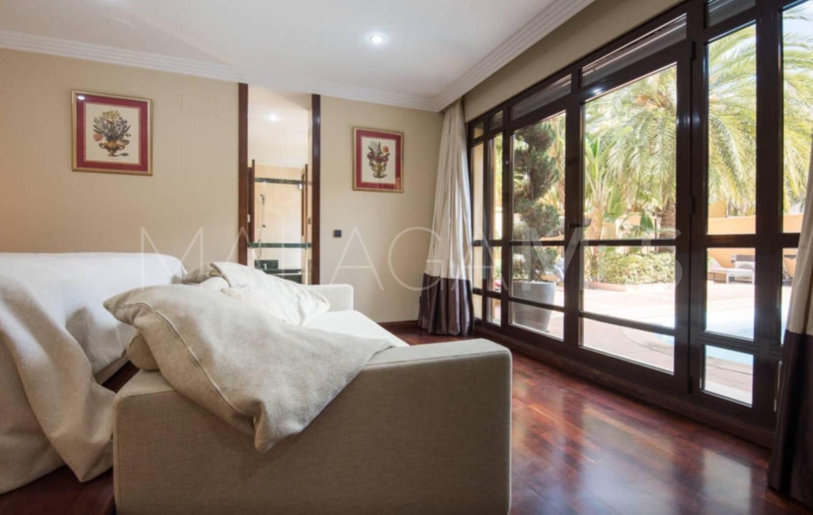 Bungalow for sale in Bahia de Banus with 3 bedrooms