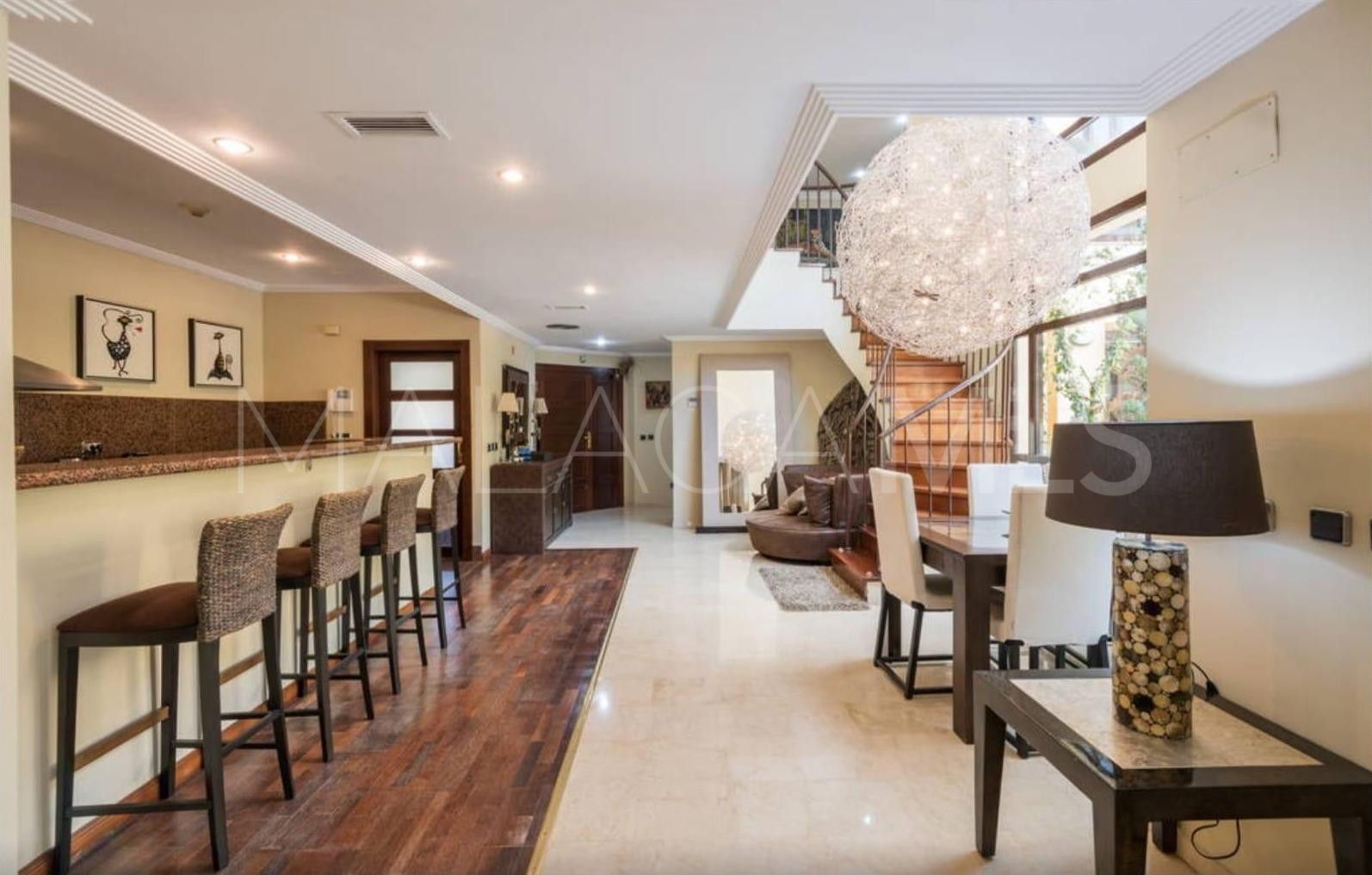 Bungalow for sale in Bahia de Banus with 3 bedrooms