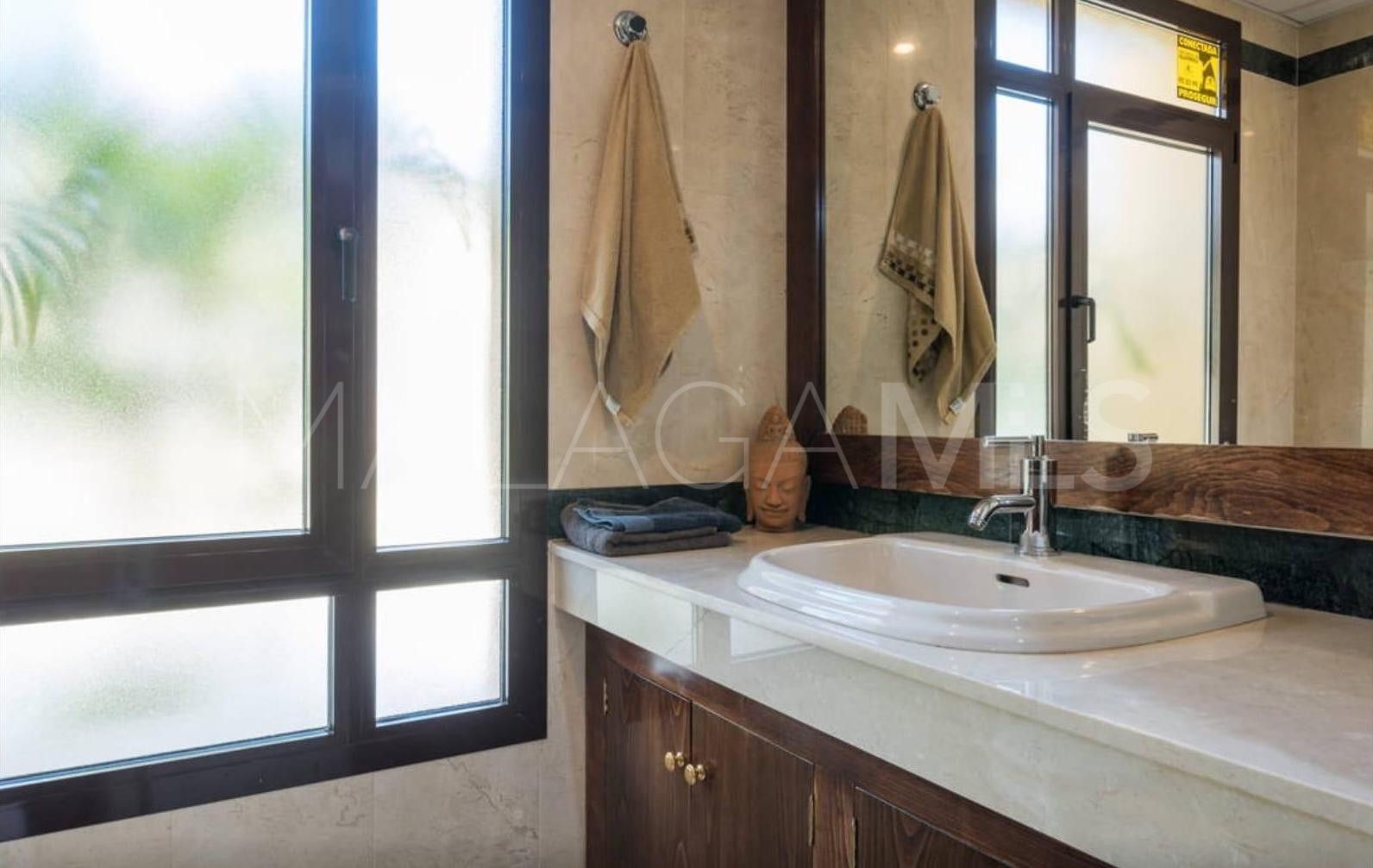 Bungalow for sale in Bahia de Banus with 3 bedrooms