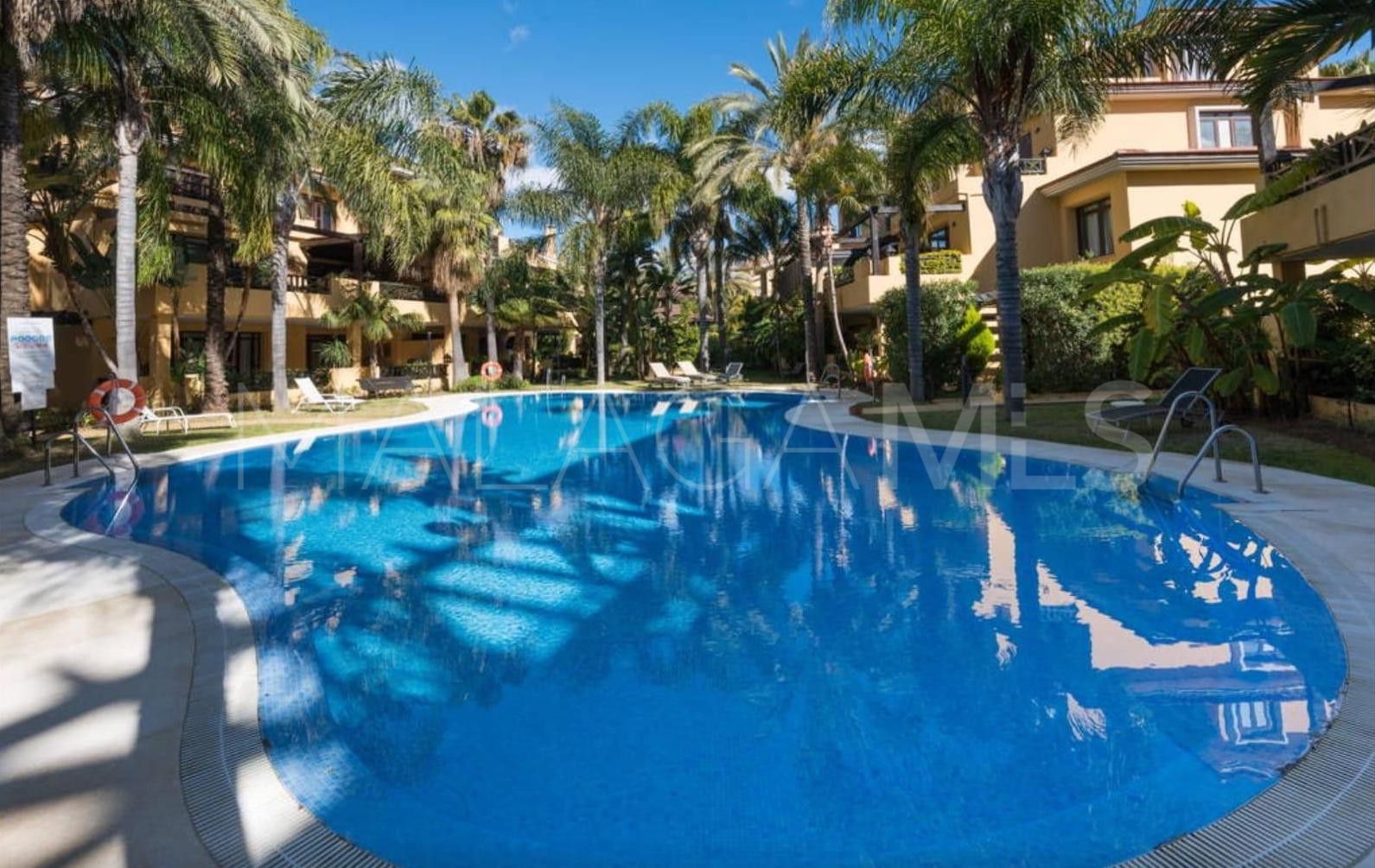 Bungalow for sale in Bahia de Banus with 3 bedrooms