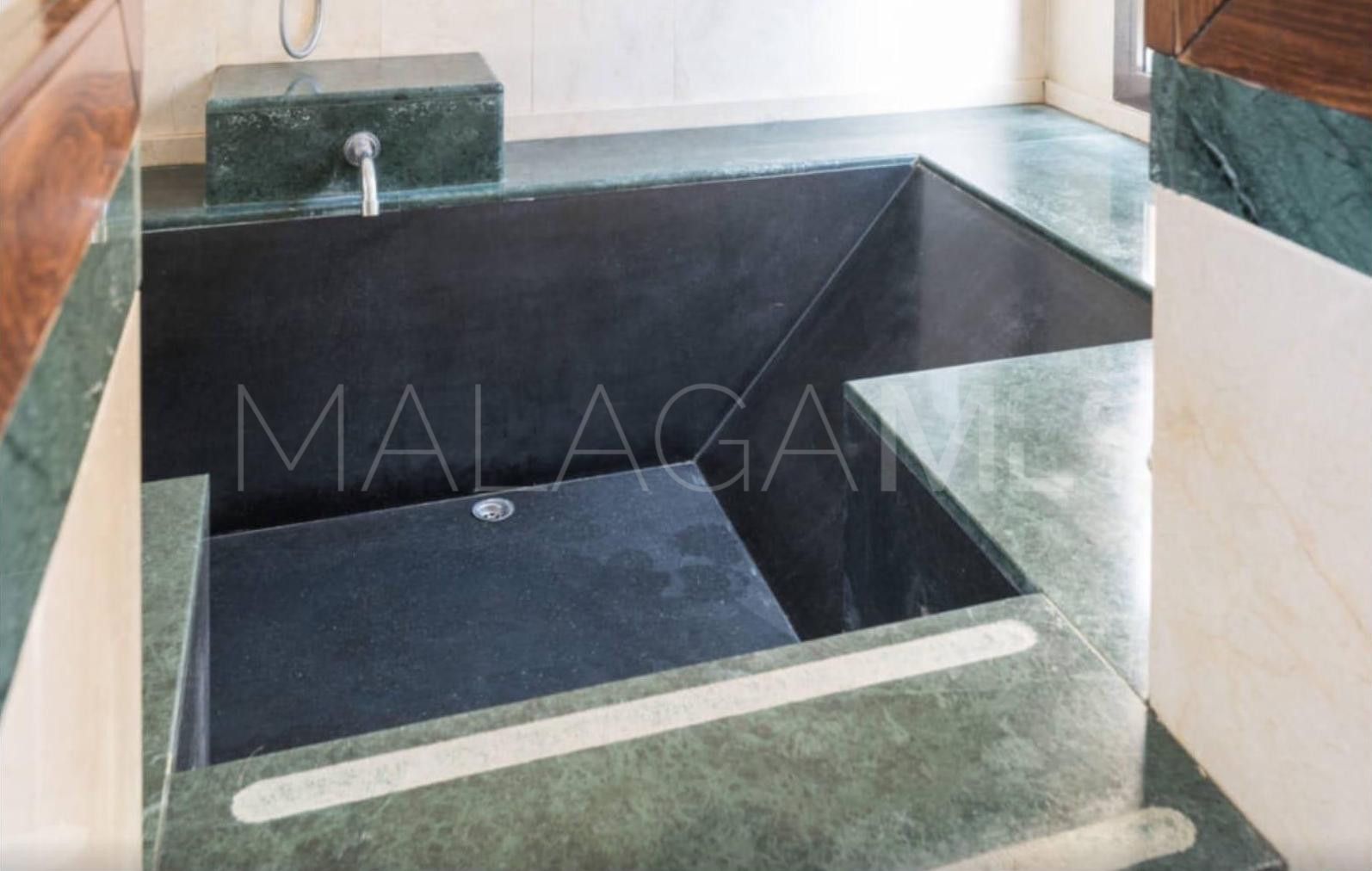 Bungalow for sale in Bahia de Banus with 3 bedrooms