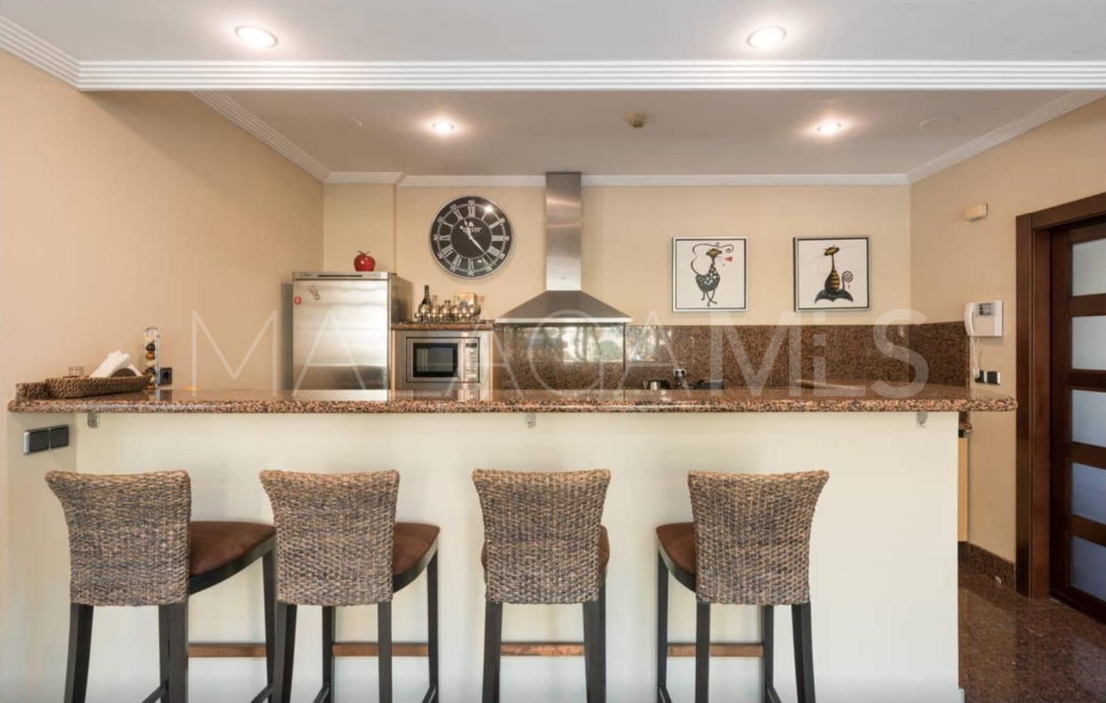 Bungalow for sale in Bahia de Banus with 3 bedrooms