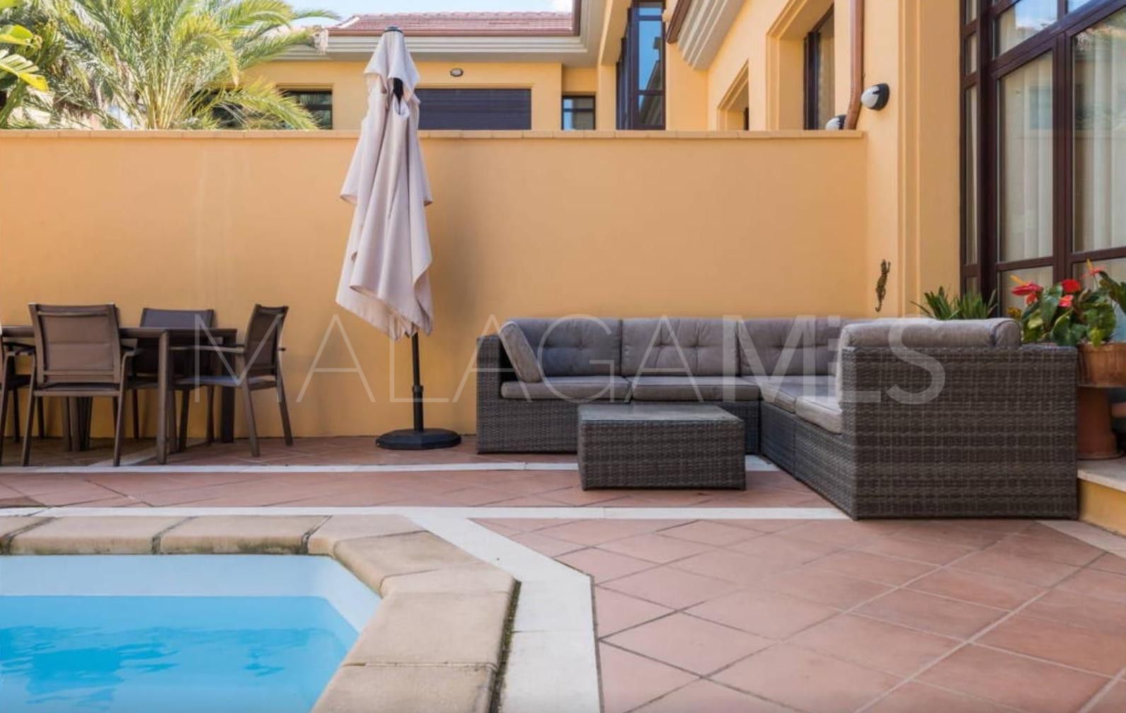 Bungalow for sale in Bahia de Banus with 3 bedrooms
