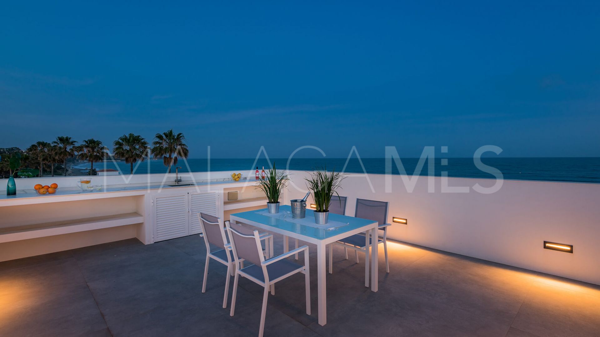 Villa for sale in Beach Side New Golden Mile