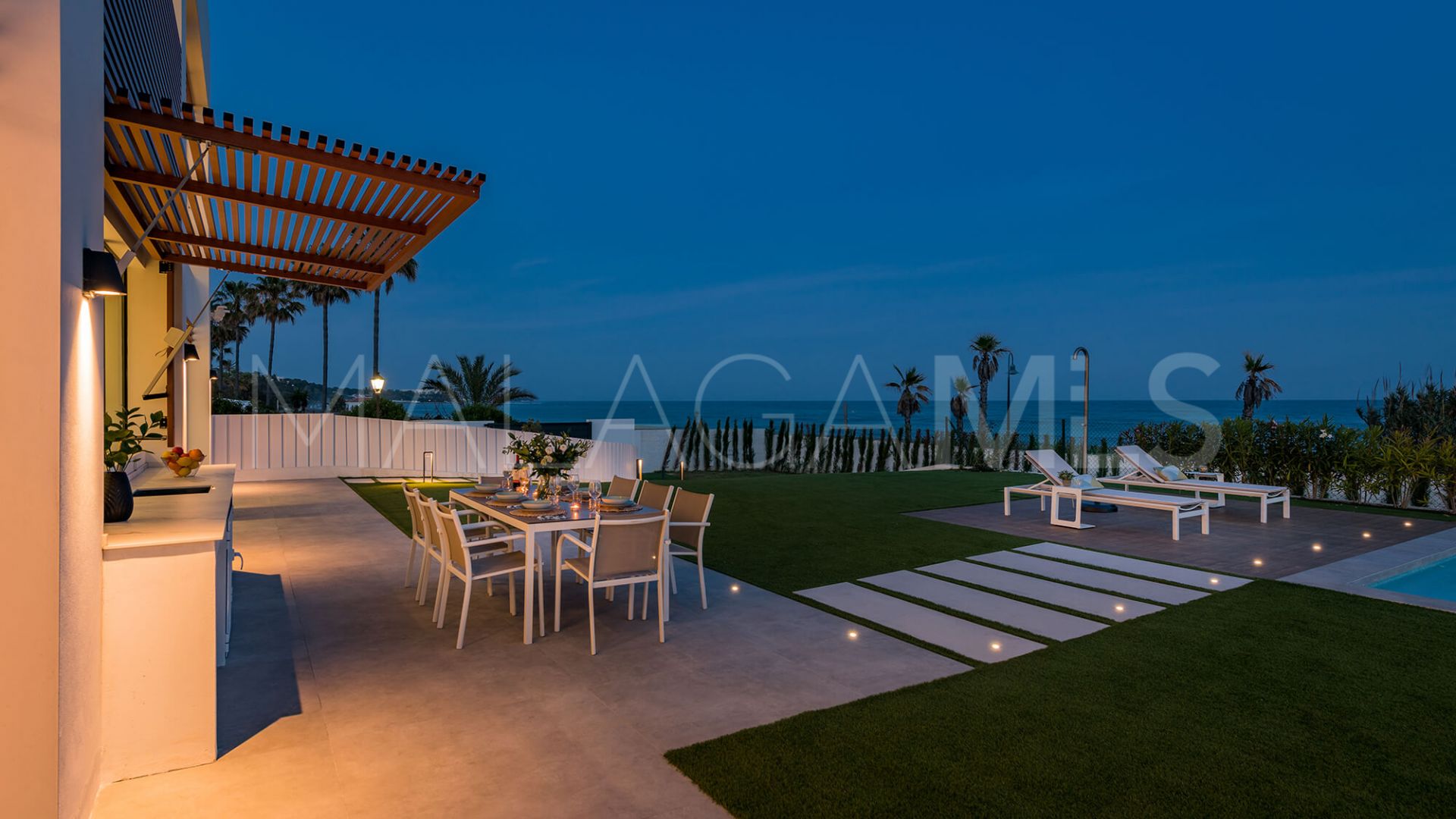 Villa for sale in Beach Side New Golden Mile