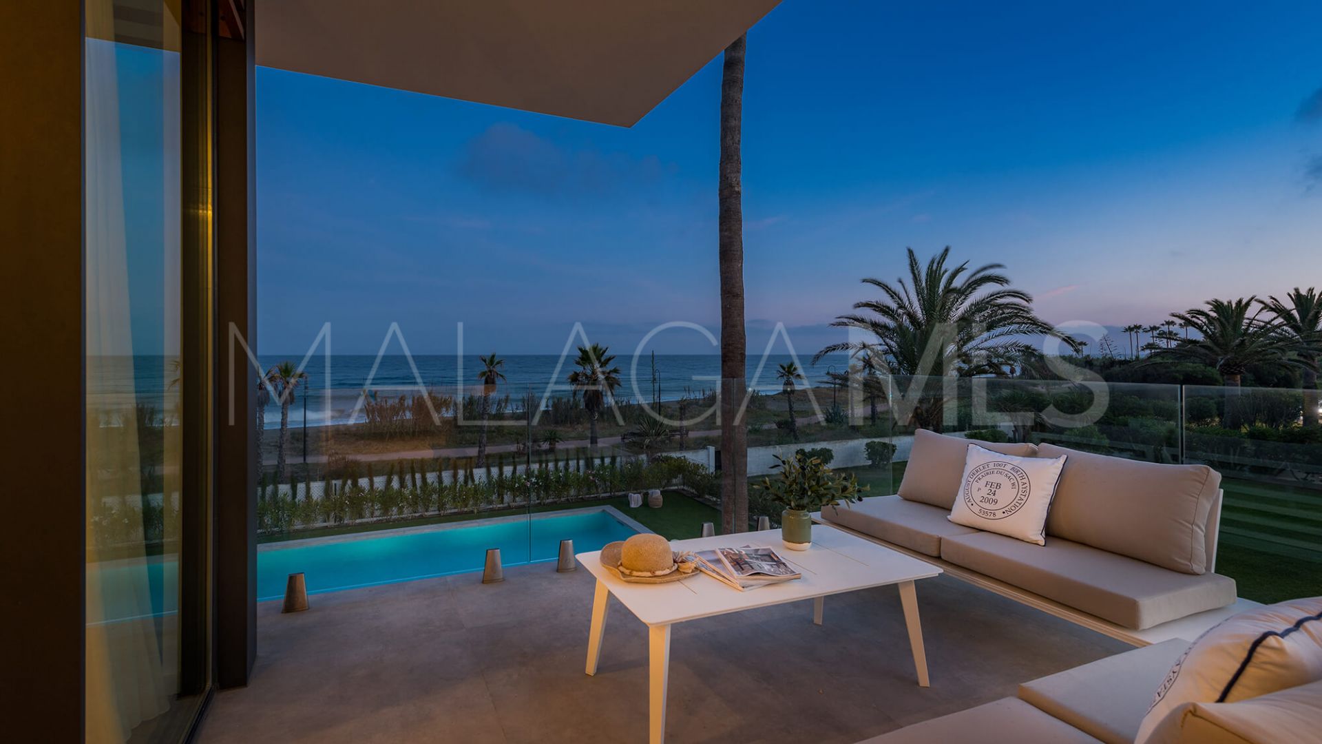 Villa for sale in Beach Side New Golden Mile