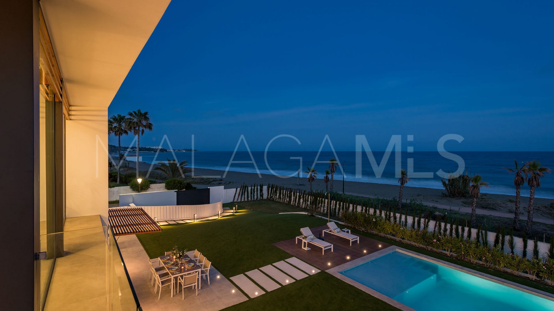 Villa for sale in Beach Side New Golden Mile