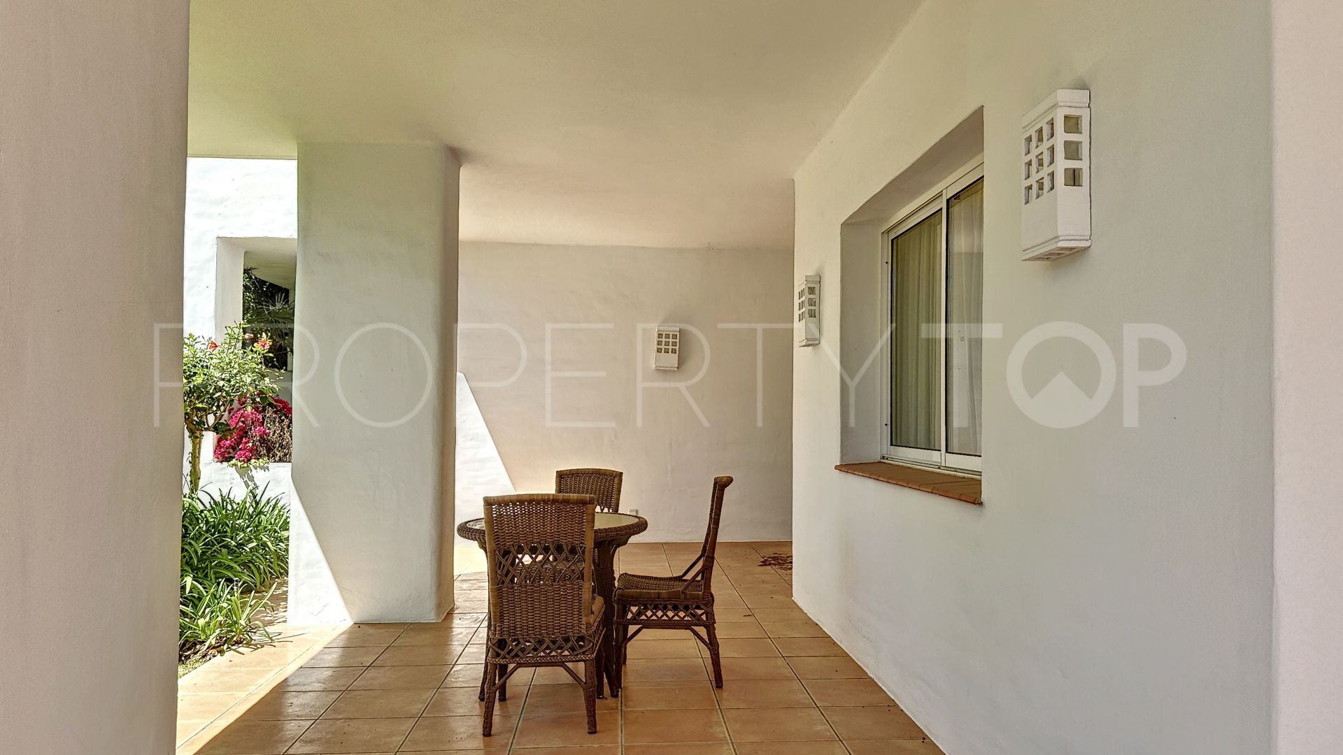 Buy 3 bedrooms ground floor apartment in Alcazaba Beach