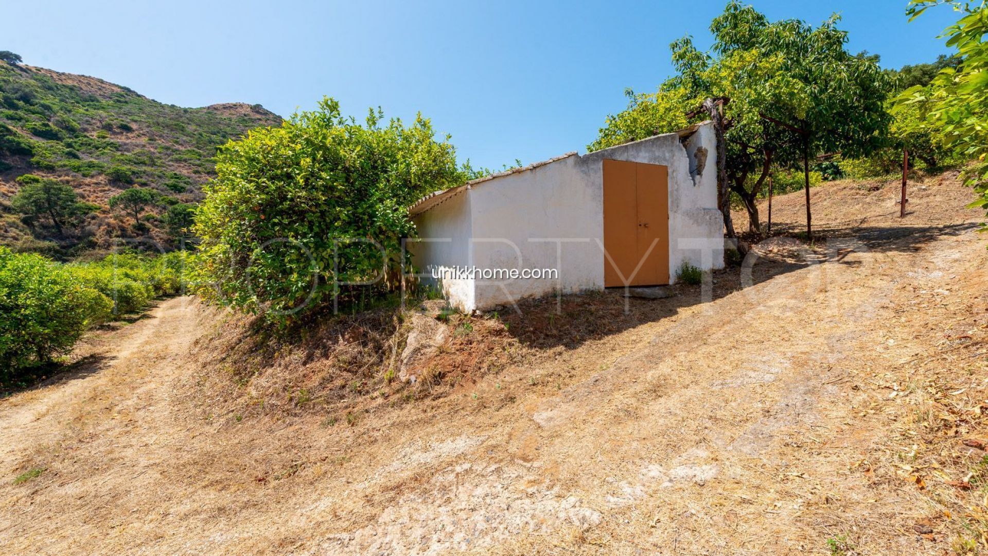For sale country house in El Padron