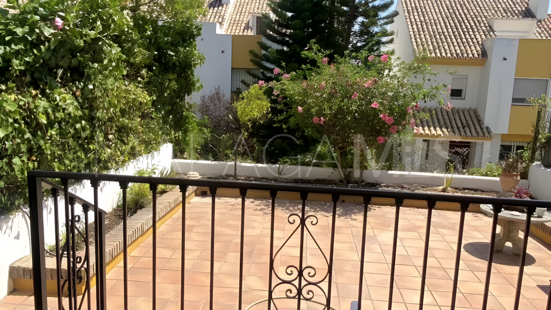 Buy 3 bedrooms town house in Monte Biarritz