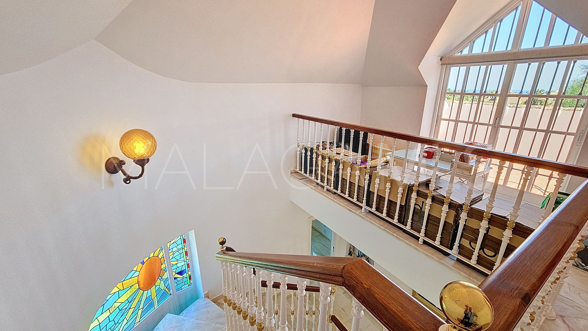 For sale villa with 4 bedrooms in Guadalmina Alta