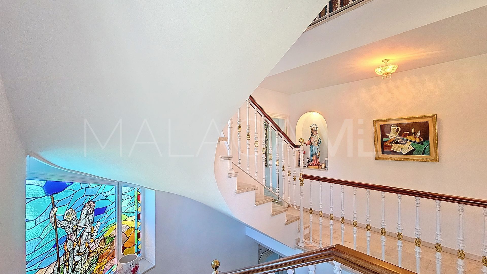 For sale villa with 4 bedrooms in Guadalmina Alta