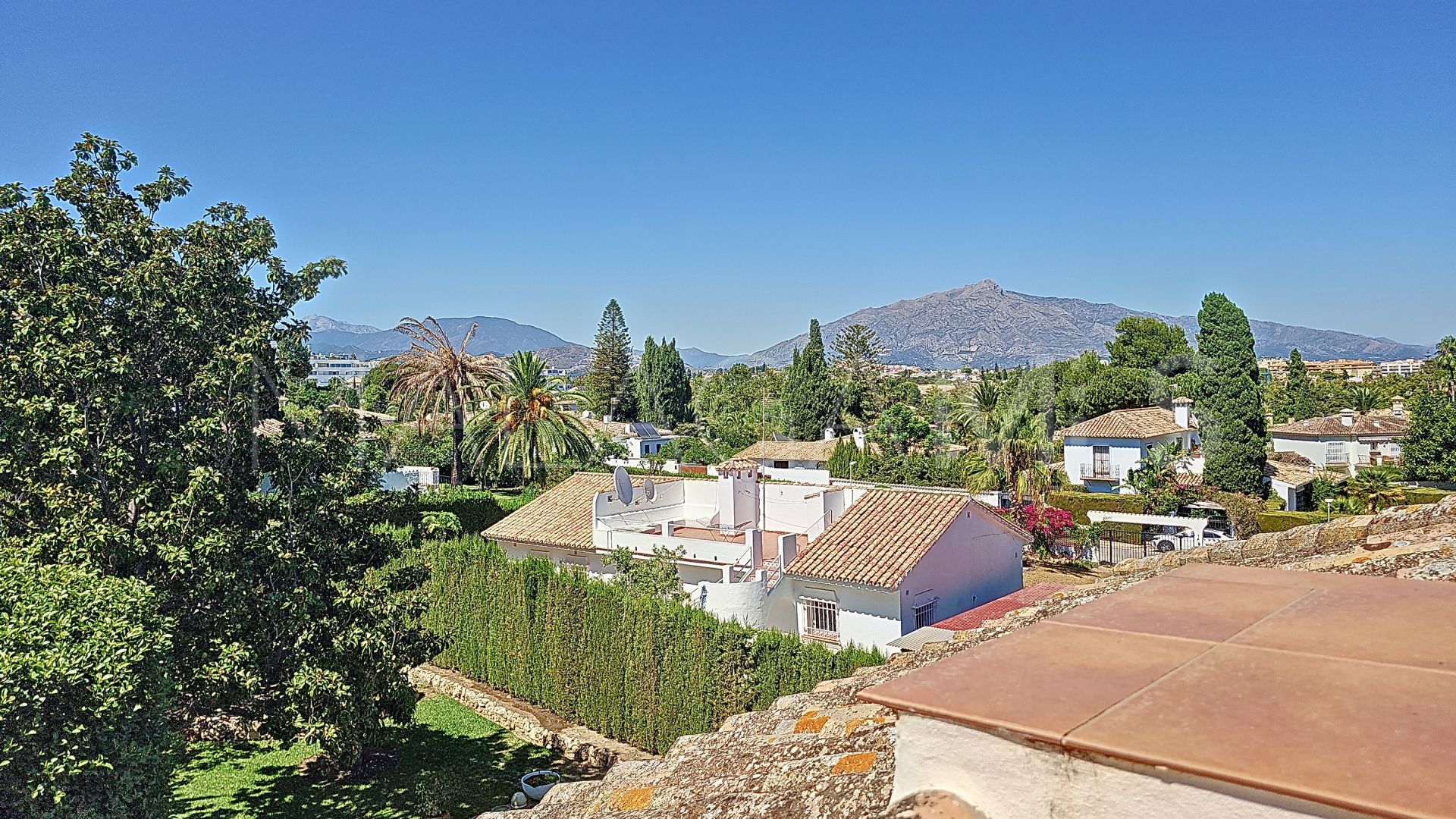 Villa for sale with 4 bedrooms in Guadalmina Alta