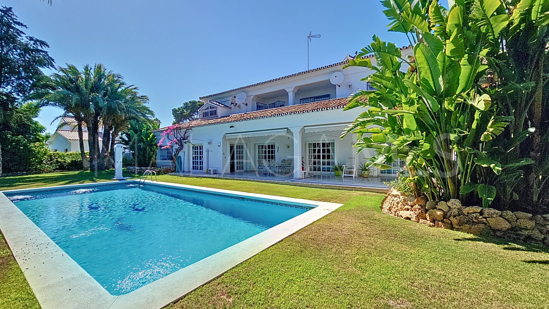 Villa for sale in Guadalmina Alta