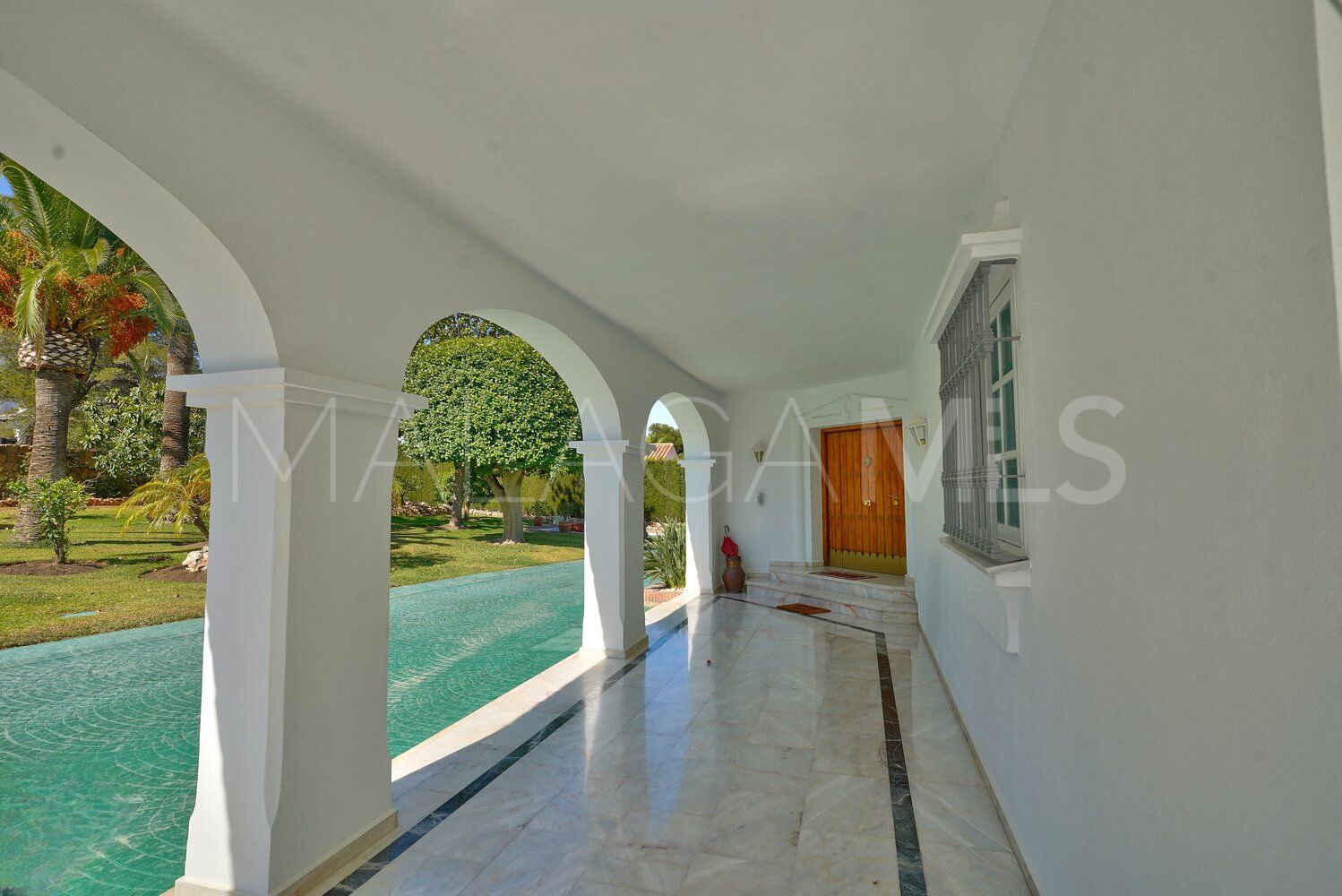 Villa for sale with 4 bedrooms in Guadalmina Alta