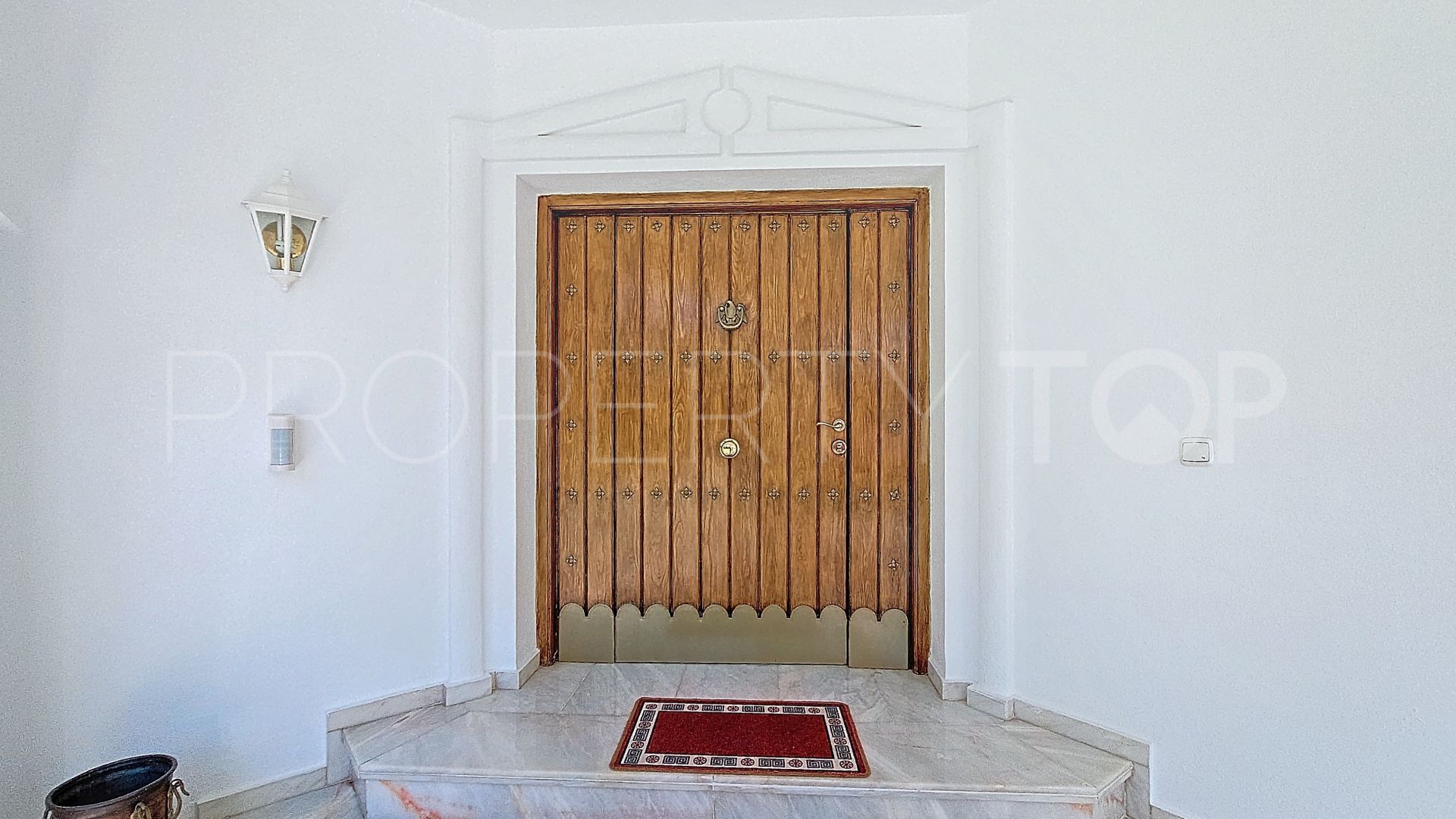 Villa en venta con 4 dormitorios en Guadalmina Alta