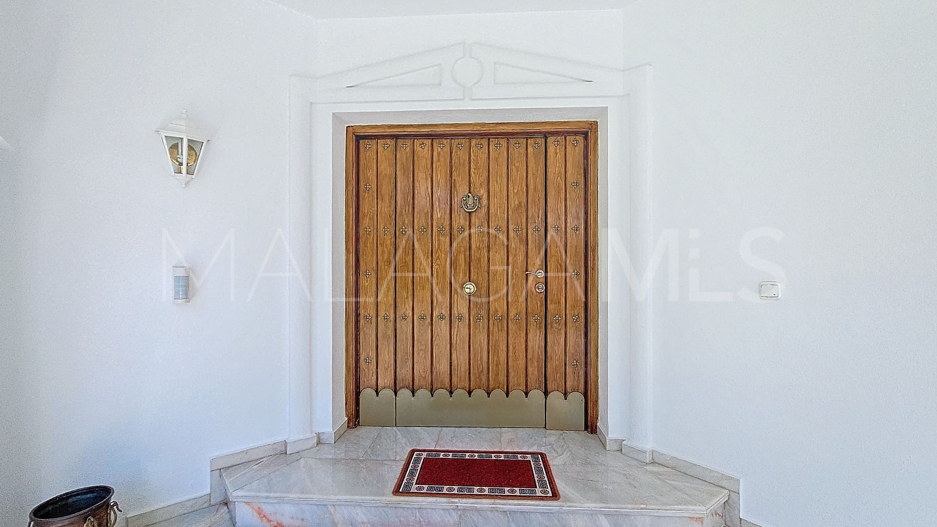 For sale villa with 4 bedrooms in Guadalmina Alta