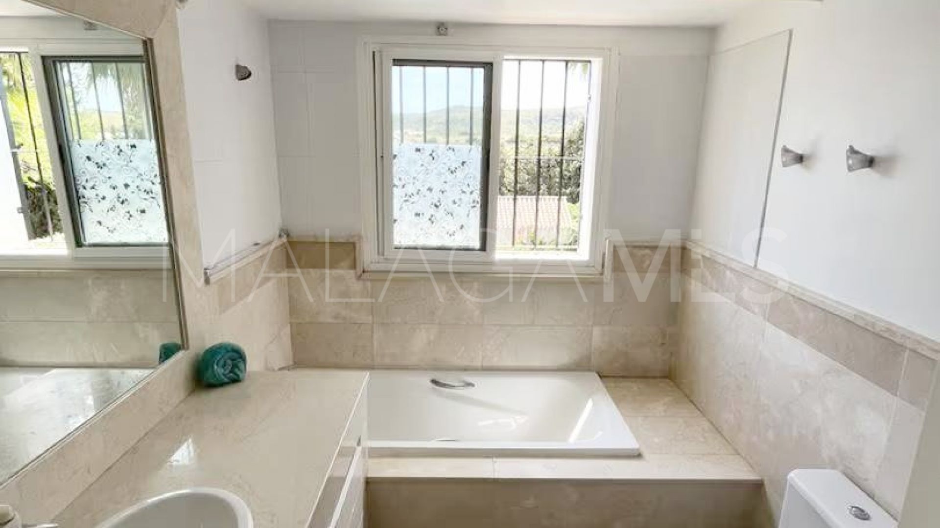 For sale La Duquesa Golf 4 bedrooms villa