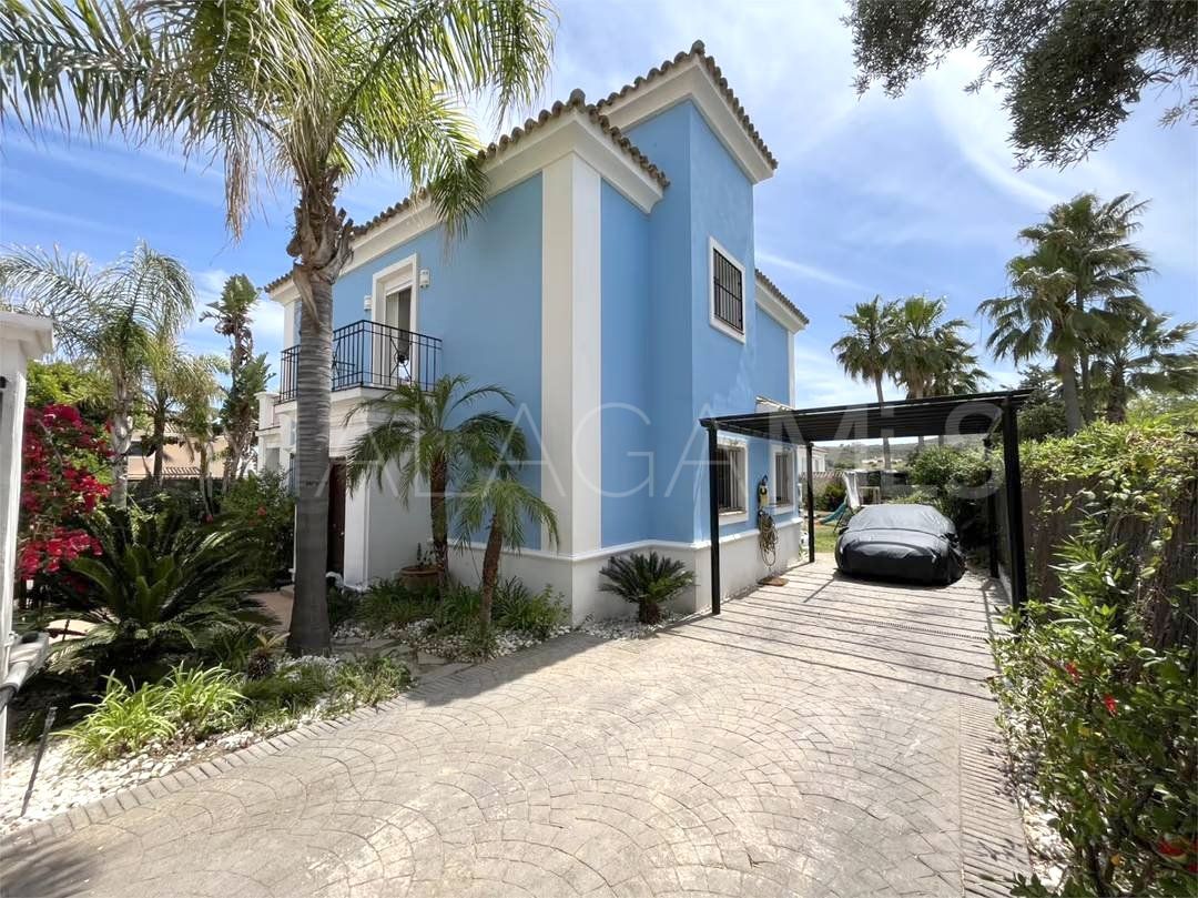 For sale La Duquesa Golf 4 bedrooms villa