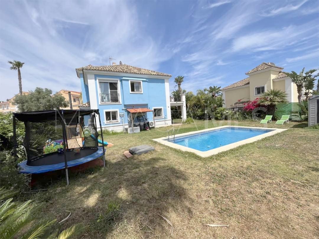 For sale La Duquesa Golf 4 bedrooms villa