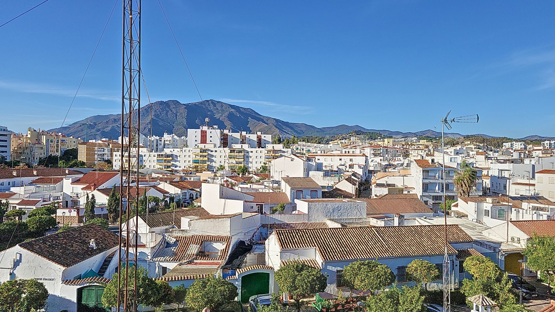 Buy town house with 5 bedrooms in Estepona Old Town