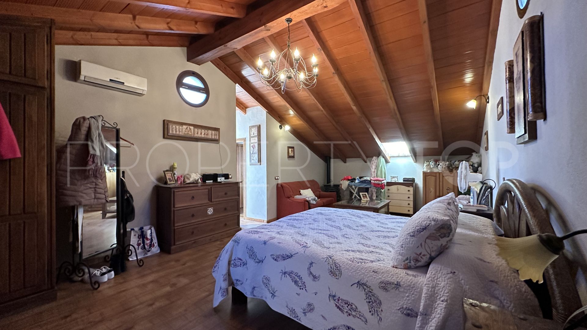 Casa de campo en venta de 3 dormitorios en Los Reales - Sierra Estepona