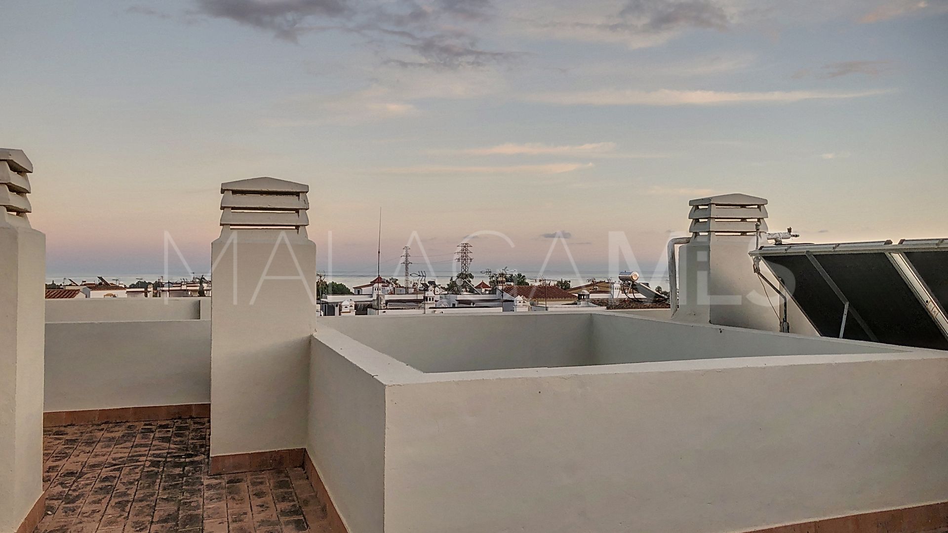 For sale duplex penthouse with 2 bedrooms in Avda de Andalucia - Sierra de Estepona