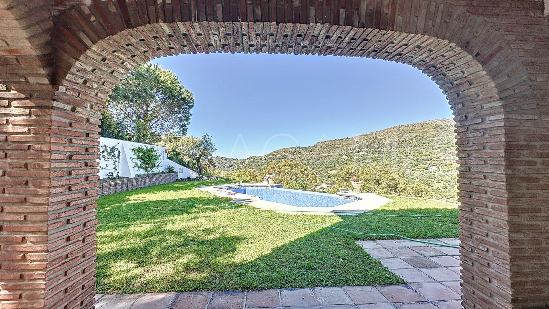 For sale Casares Montaña 5 bedrooms finca