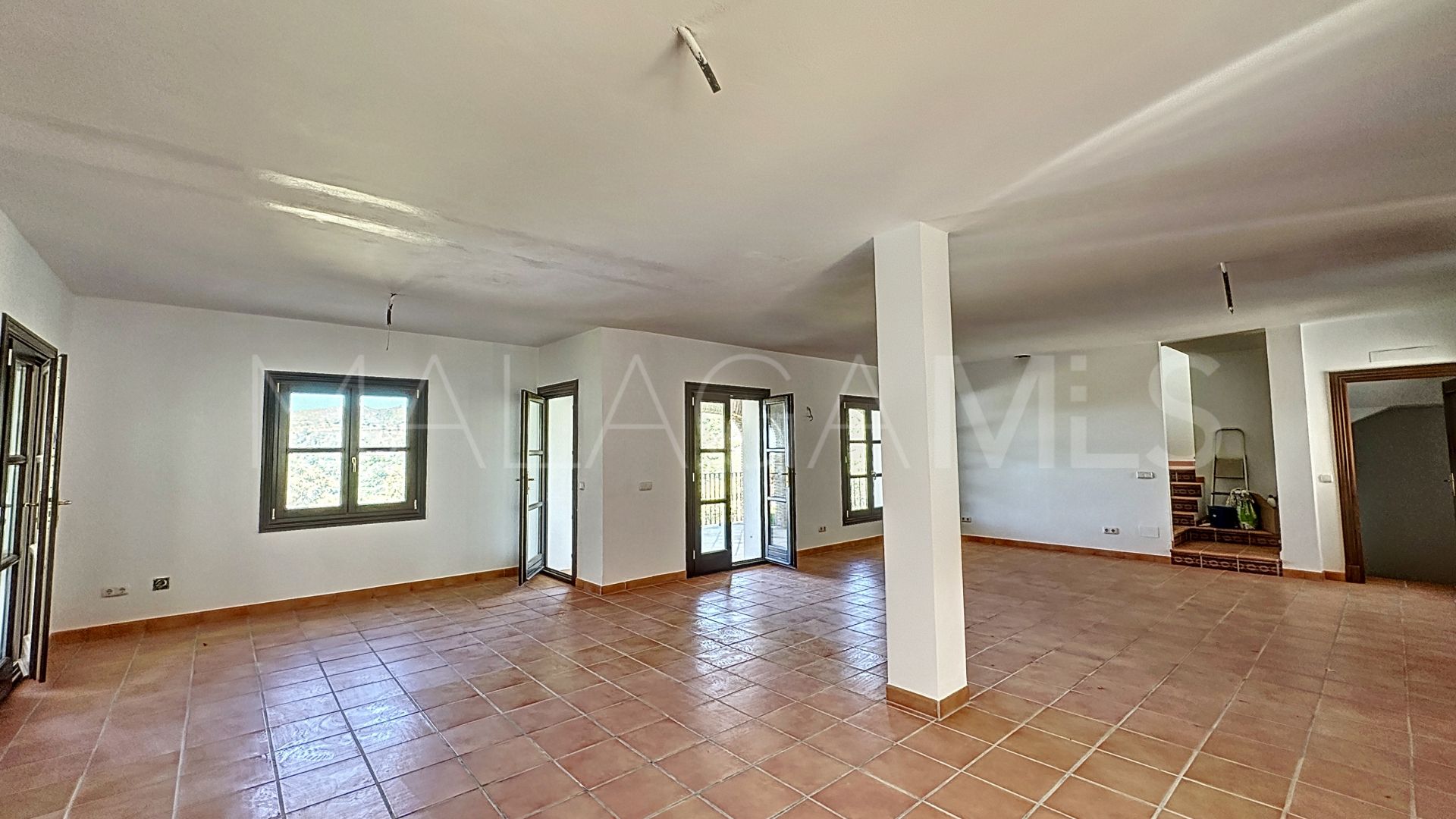 For sale Casares Montaña 5 bedrooms finca