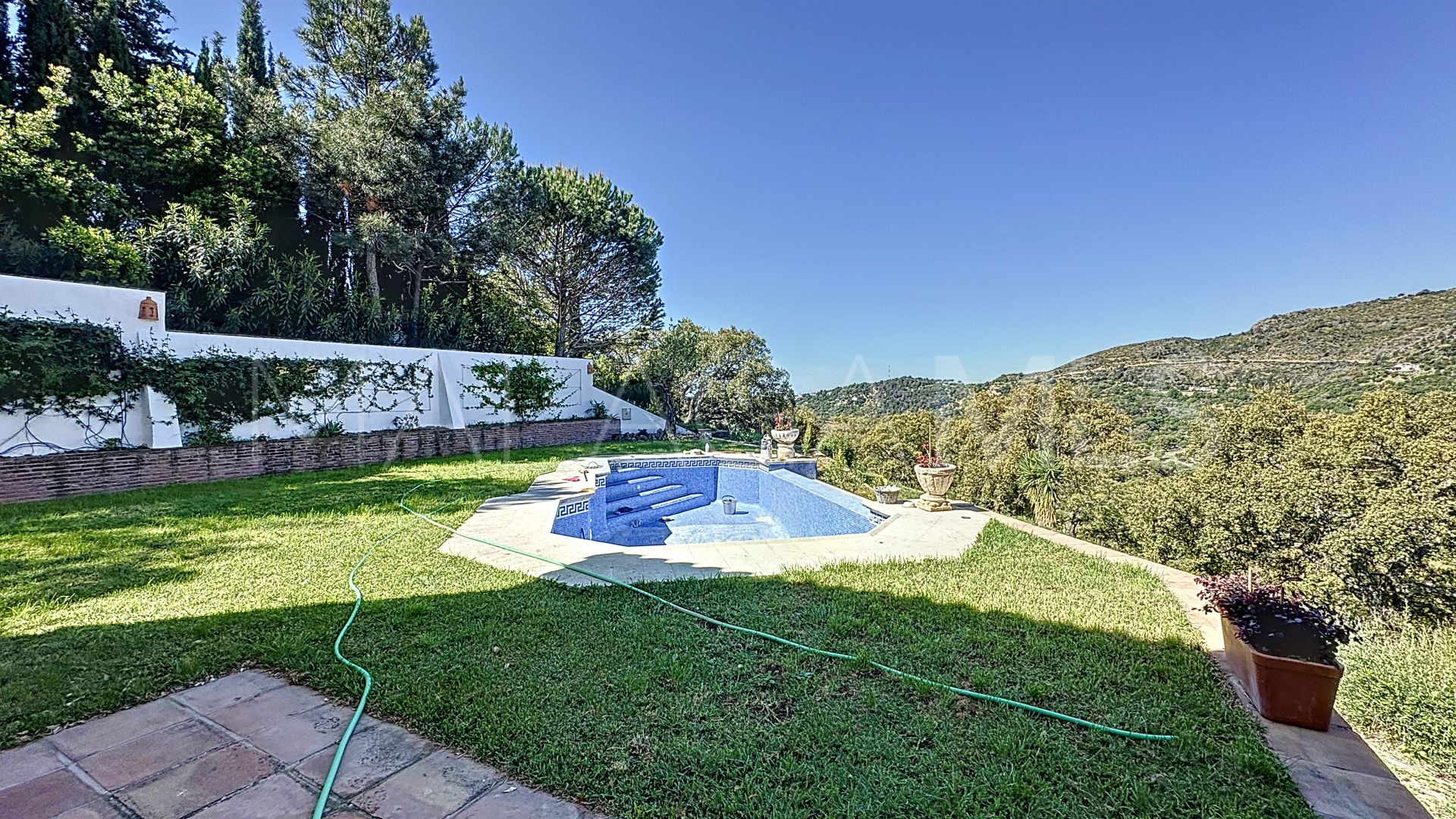 For sale Casares Montaña 5 bedrooms finca