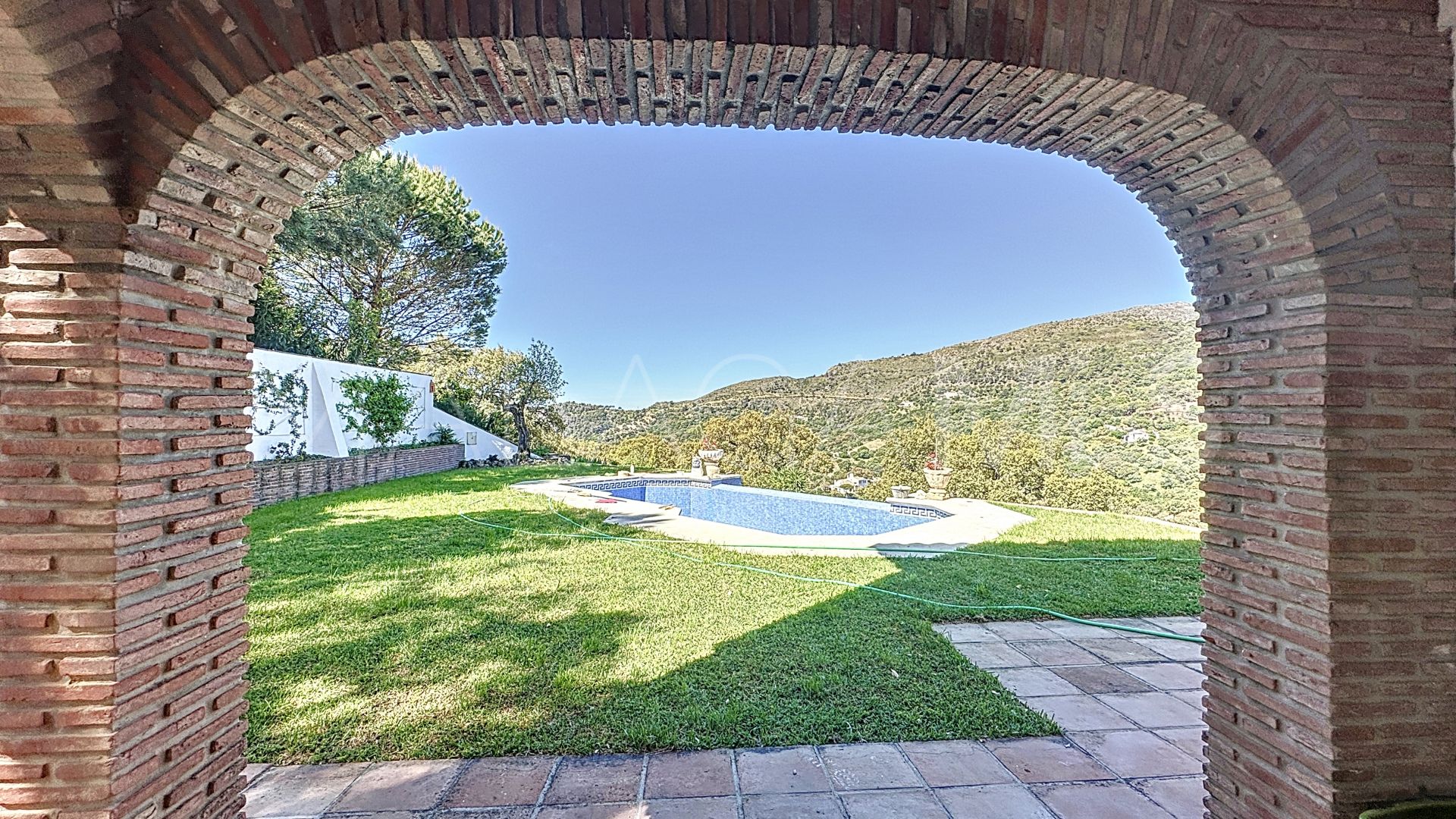 For sale Casares Montaña 5 bedrooms finca