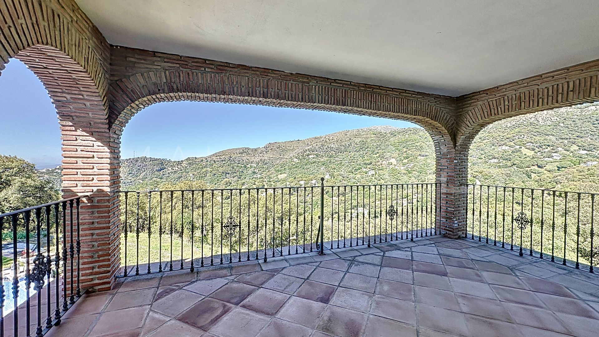 For sale Casares Montaña 5 bedrooms finca