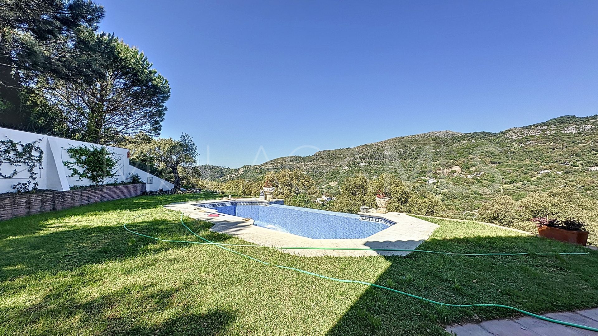 For sale Casares Montaña 5 bedrooms finca