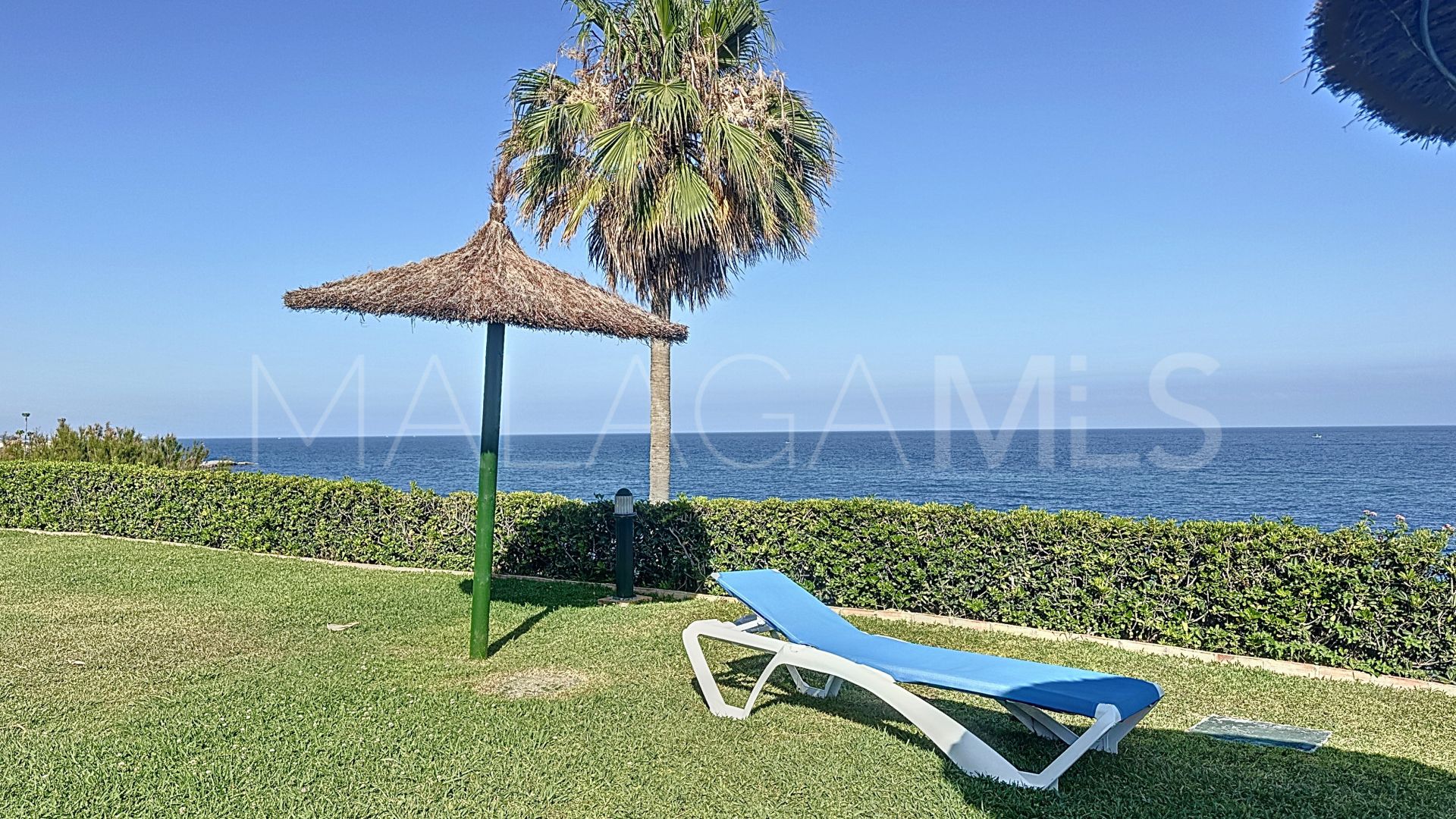Buy town house in Bermuda Beach