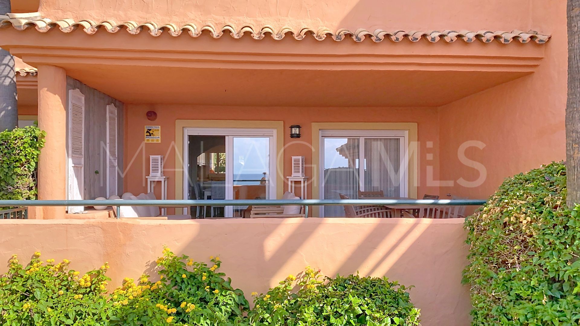 Buy town house in Bermuda Beach