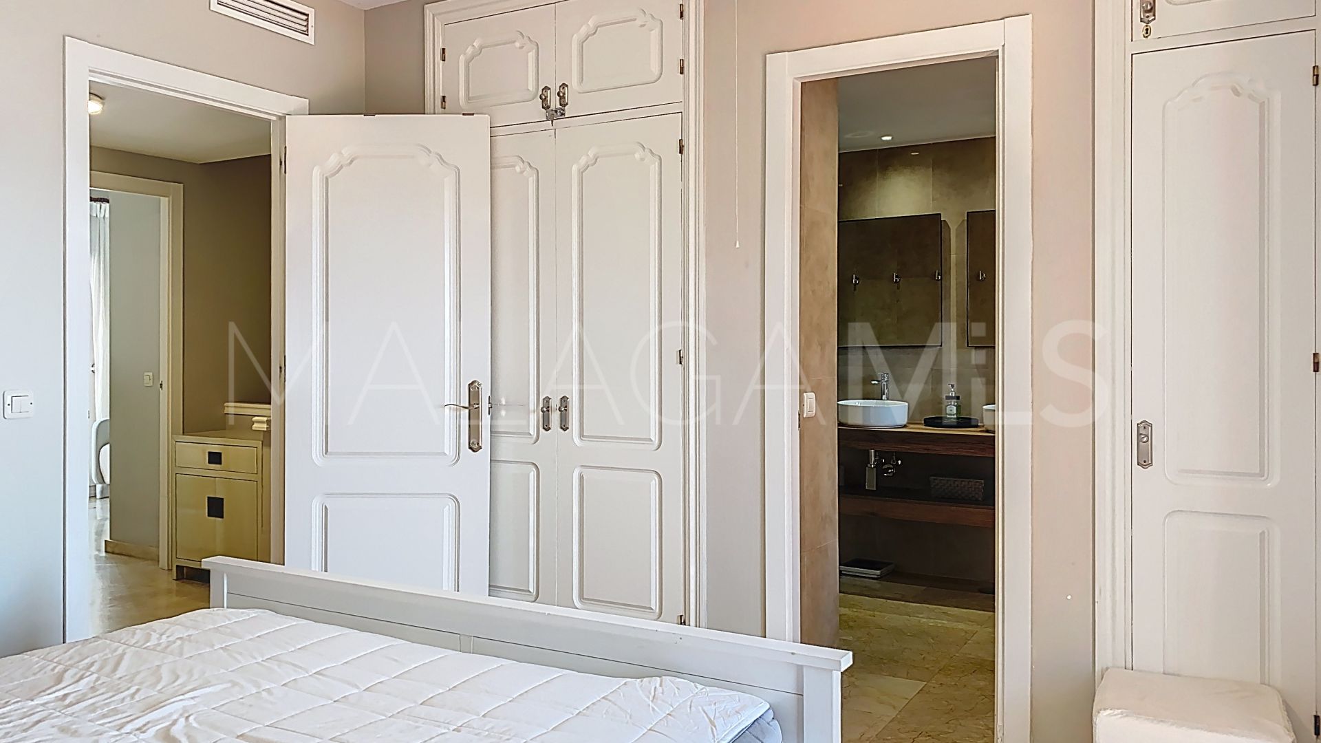 Buy town house in Bermuda Beach