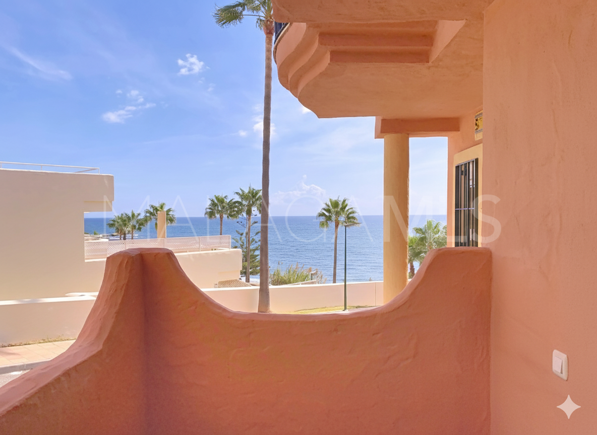 Buy town house in Bermuda Beach