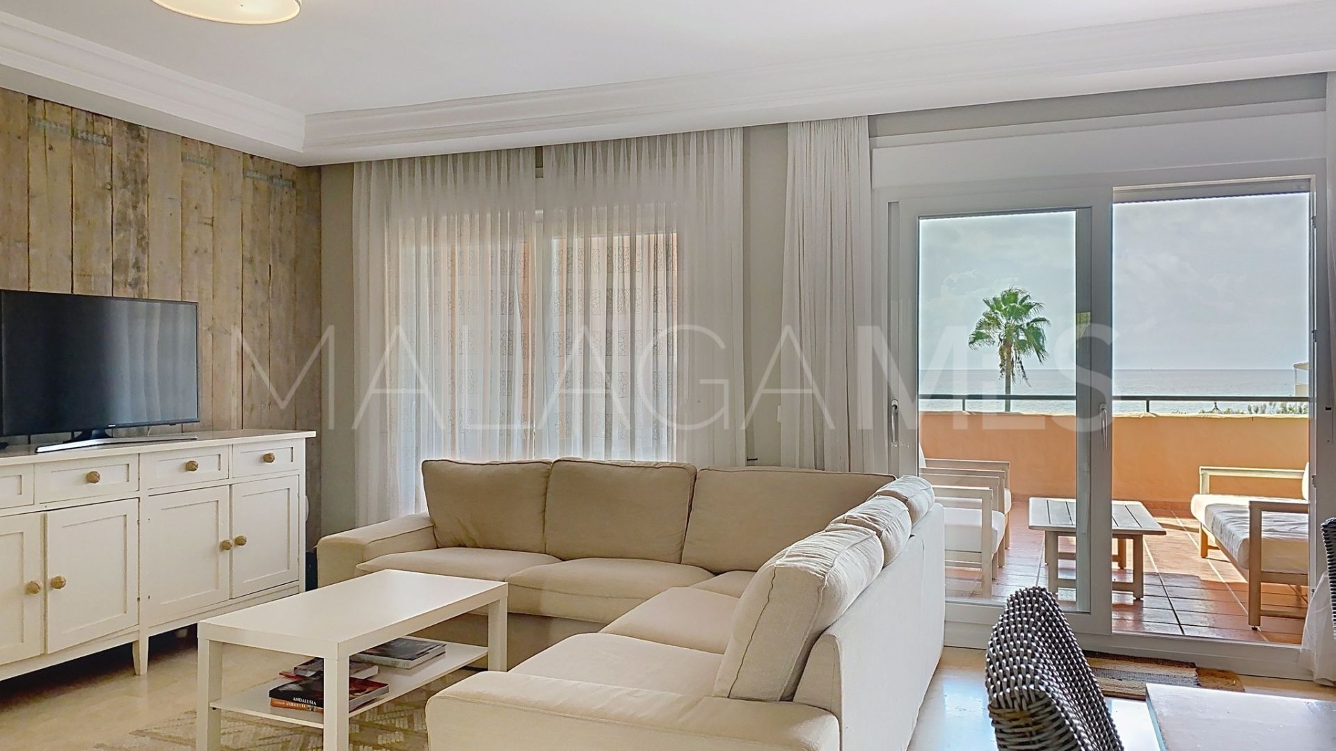 Buy town house in Bermuda Beach