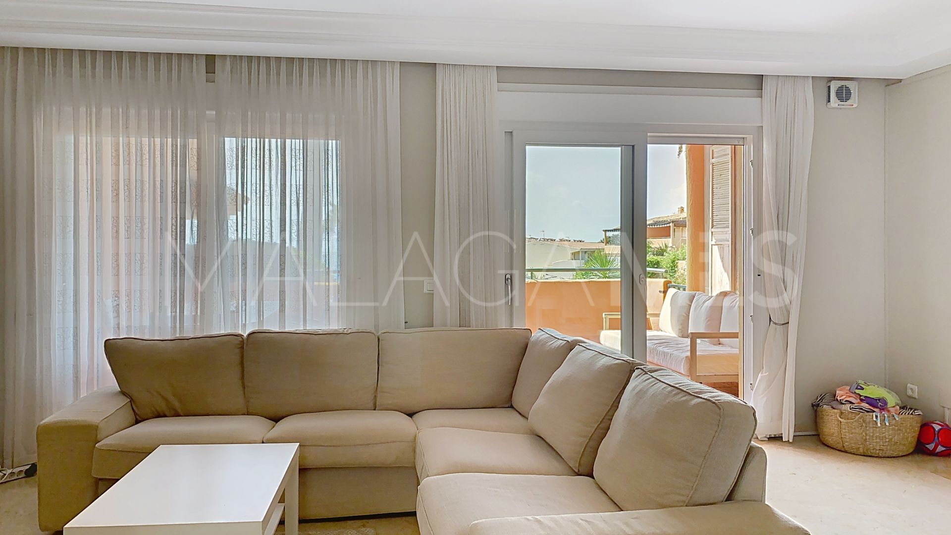 Buy town house in Bermuda Beach