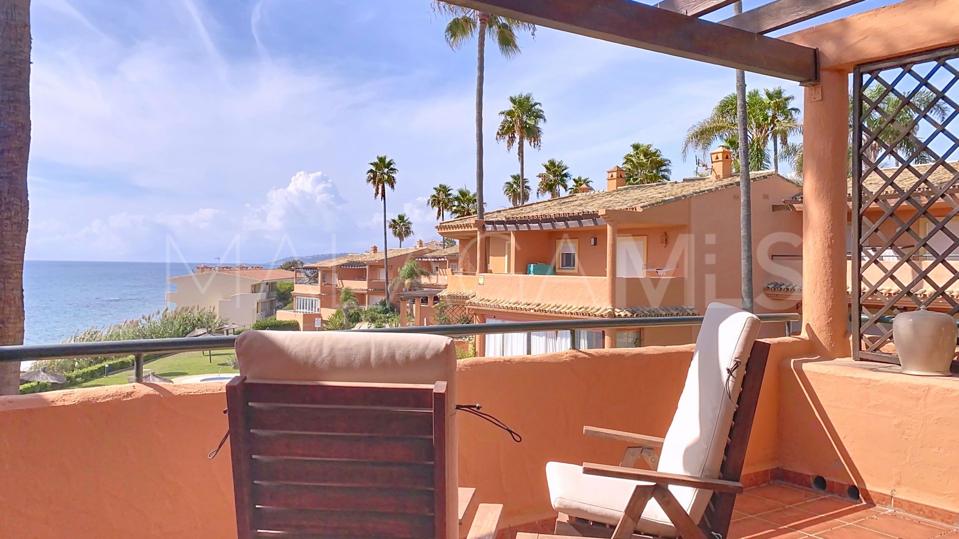 Buy town house in Bermuda Beach