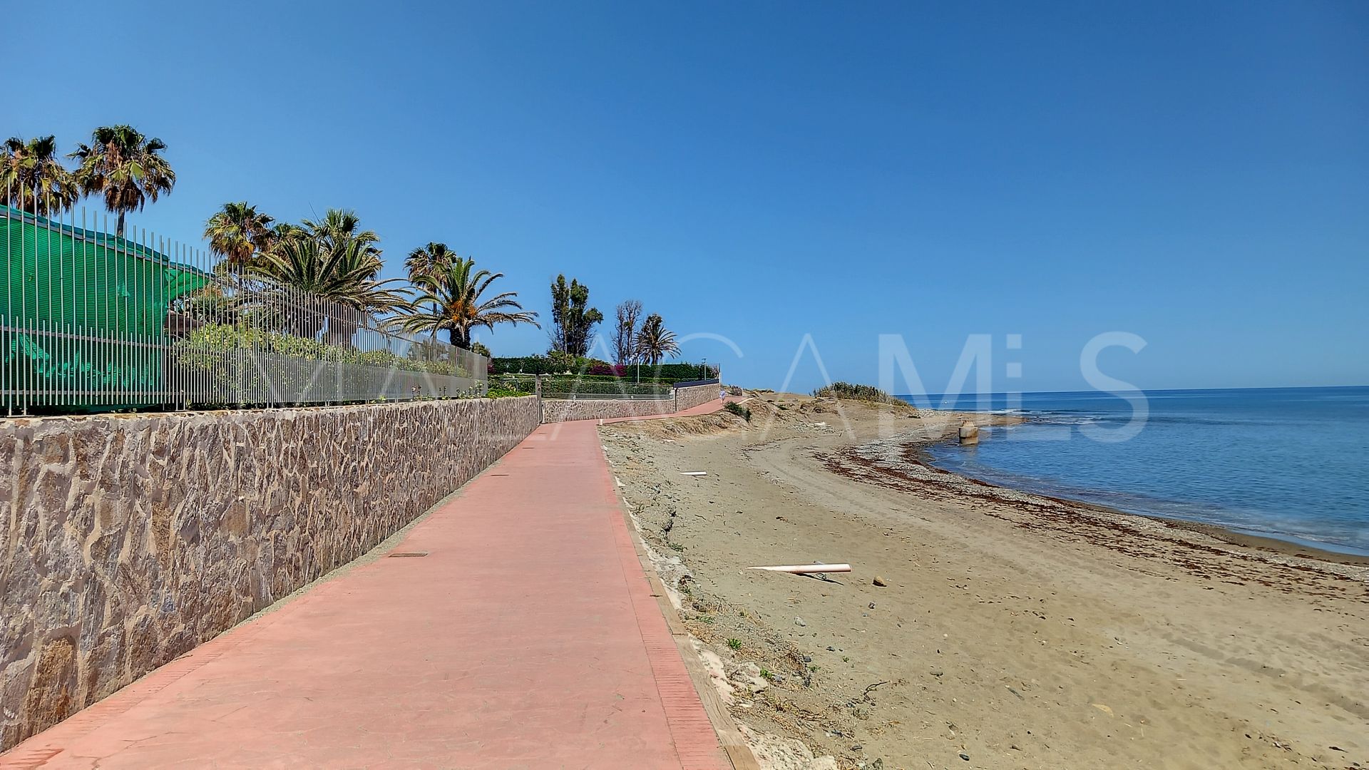 Markplanslägenhet for sale in Beach Side New Golden Mile