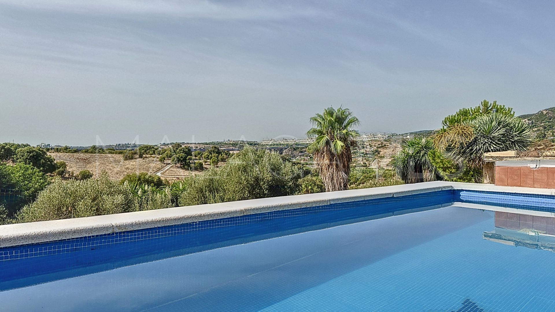 Finca for sale in Estepona