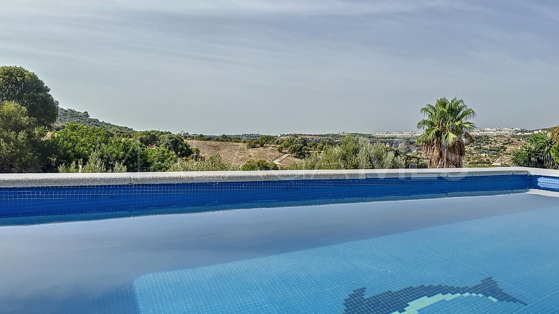 Finca for sale in Estepona