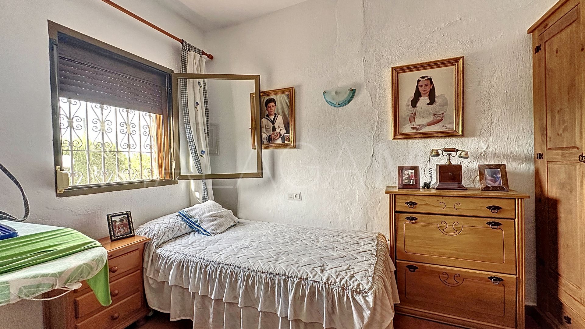 Finca for sale in Estepona